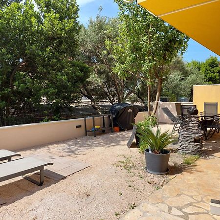 Spacious Apartment Close To The Sea In Kastel Luksic Kaštela Exterior foto
