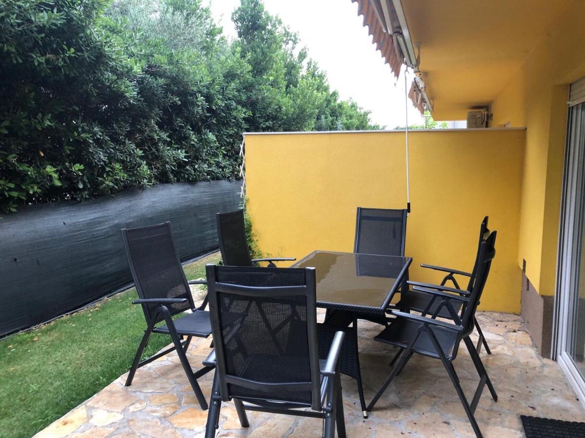 Spacious Apartment Close To The Sea In Kastel Luksic Kaštela Exterior foto