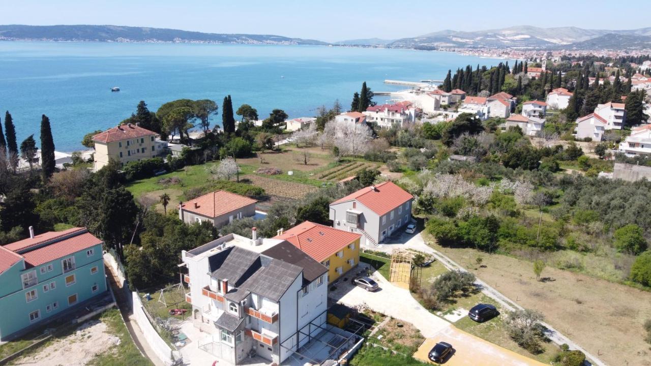 Spacious Apartment Close To The Sea In Kastel Luksic Kaštela Exterior foto